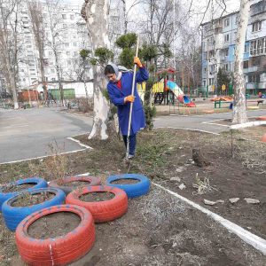 Campania municipală „Curățenia generală de primăvară” se desfășoară în IET nr.149 cu mult entuziasm